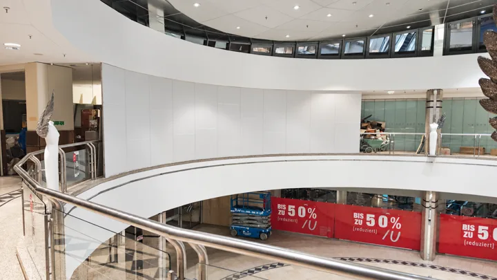 Einkaufszentrum Hamburg – Staubschutzwand